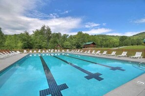 Outdoor Swimming Pool Wears Valley Tennessee