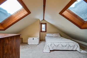 Queen Bedroom 2