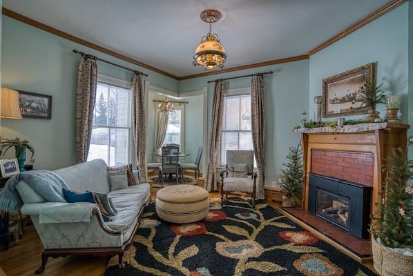 Living Room & Fireplace