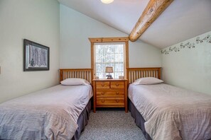 Twin Bedroom- 2 Beds