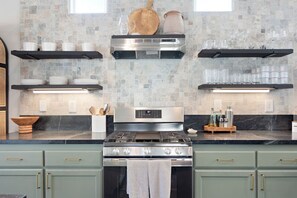 Fully equipped kitchen