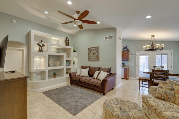 Glendale Vacation Rental | 3BR | 2BA | 1,138 Sq Ft | Step-Free Access