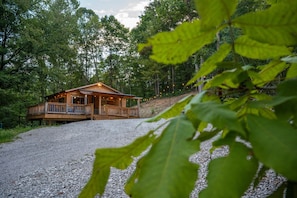 Welcome to your tranquil oasis, Sunset Ridge!
