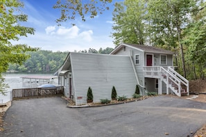 Another view of the front of the house.