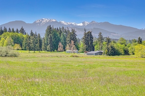 Mountain Views | Single-Story Home