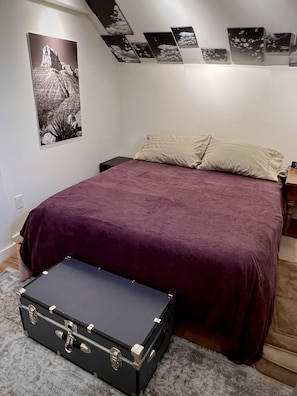La Ventana private bedroom/Queen bed