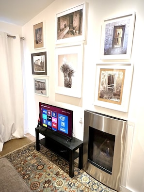 La Ventana Living Room