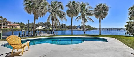 Palmetto Vacation Rental | 3BR | 2BA | 1,440 Sq Ft | 1 Step to Enter