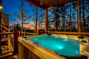 Bañera de hidromasaje al aire libre