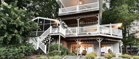 Multiple decks to enjoy the lake view 