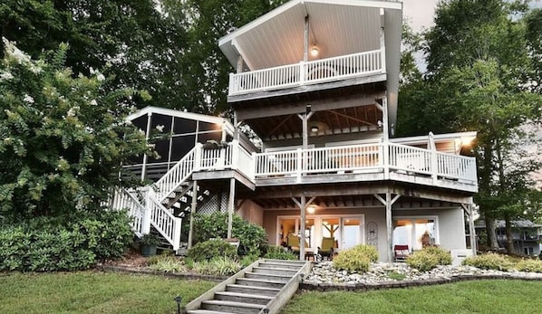 Multiple decks to enjoy the lake view 