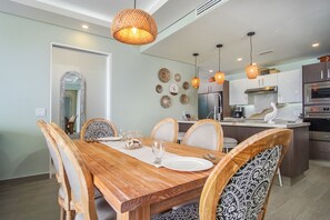 Dinning tale