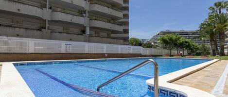 Building, Azure, Swimming Pool, Sky, Shade, Tree, Water, Rectangle, Urban Design, Outdoor Furniture