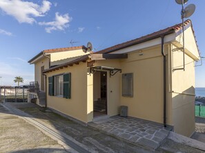 Ciel, Bâtiment, Fenêtre, Nuage, Éclairage, Maison, Quartier, Zone Résidentielle, Porte, Immobilier