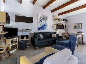 Cadre, Meubles, Canapé, Propriété, Étagère, Table, Design Intérieur, Bibliothèque, Salon, Rayonnage