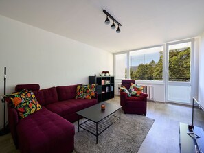 Furniture, Property, Couch, Table, Interior Design, Window, Houseplant, Living Room, Wood, Floor