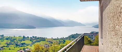 Water, Sky, Cloud, Water Resources, Property, Building, Nature, Azure, Mountain, Wood