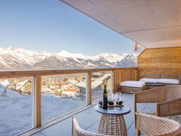 Himmel, Eigentum, Schnee, Die Architektur, Fenster, Interior Design, Holz, Berg, Schatten, Freizeit