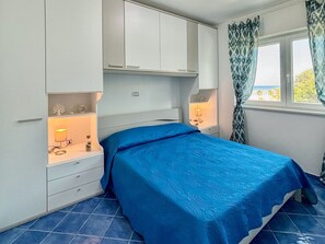 Möbel, Eigentum, Gebäude, Fenster, Cabinetry, Blau, Azurblau, Textil, Komfort