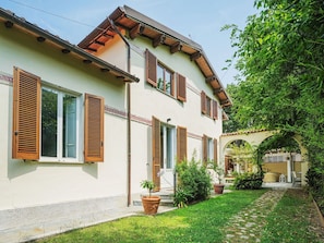 Plante, BĂątiment, PropriĂ©tĂ©, FenĂȘtre, Ciel, Maison, Lot Terre, Herbe, Arbre