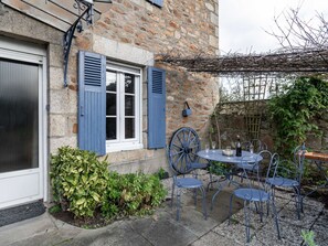 Propriété, Bâtiment, Meubles, Confort, Bleu Azur, Design Intérieur, Fenêtre, Bois, Cadre De Lit, Oreiller