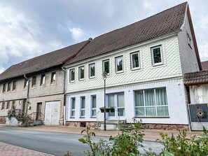 Plante, Ciel, Nuage, Fenêtre, Bâtiment, Lot Terre, Zone Résidentielle, Façade, Design Urbain