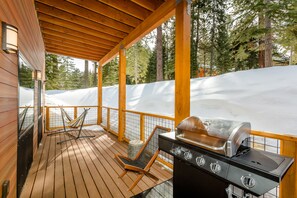 Back Deck with BBQ & Hammock