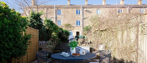 Cottage Garden, Swift Cottage, Bolthole Retreats