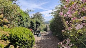 Garden, Swift Cottage, Bolthole Retreats