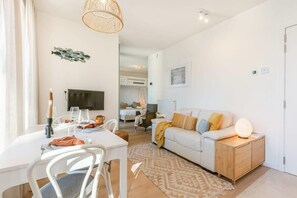 Livingarea and diningroom combined