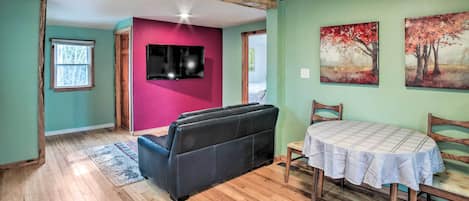 Valparaiso Vacation Rental | 2BR | 1BA | 800 Sq Ft | Stairs to Access