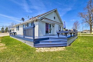 Large Deck for Entertaining 