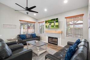 Family Room with TV. Seating for 8.
Fireplace is for decorative use only.