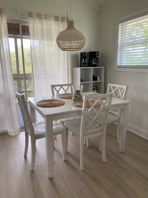 Adorable dining area for 4 