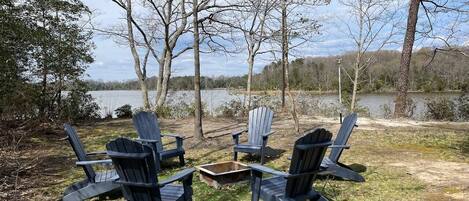 ★ Coziness & Outdoor ★ Outdoor Firepit with Adirondack chairs for perfect evening