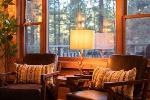Every detail at Elk Horn Cabin has been carefully curated.
