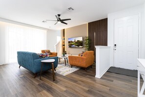 Living Room + Smart TV