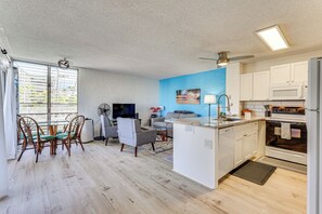 Interior | Open Floor Plan | Free WiFi