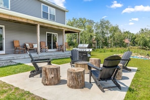 Solostove firepit with propane grill! Firewood and propane provided!
