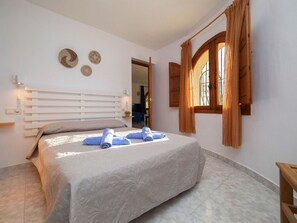 Furniture, Interior Design, Flooring, Floor, Apartment, Ceiling, Room, Home, Bedroom, Bed
