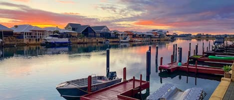 Enjoy stunning sunrises over canals every morning