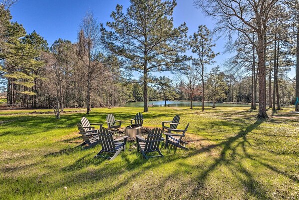Molino Vacation Rental | 3BR | 2.5BA | 1,887 Sq Ft | 2 Steps to Enter