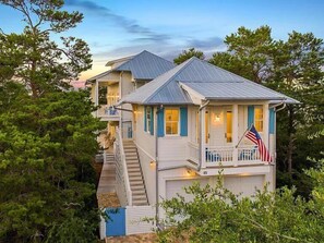 This Home has a Carriage House! 