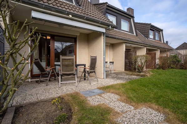 Außenseite Ferienhaus [Sommer]