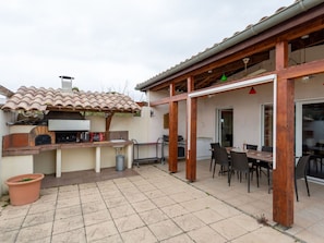 Cielo, Planta, Maceta, Nube, Diseño De Interiores, Silla, Ocio, Madera, Barrio Residencial, Bienes Raíces