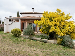 Nuage, Ciel, Plante, Bâtiment, Propriété, Fleur, Maison, Fenêtre, Arbre, Porte