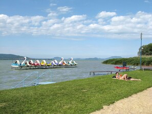 Wasser, Himmel, Wolke, Wasservorräte, Azurblau, Baum, Natürliche Landschaft, Strand, Küsten Und Ozeanische Forms, Pflanze