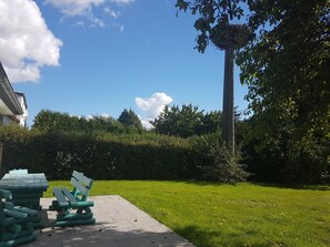 Terrasse mit Blick auf das Storchennest 
