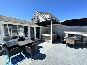 Plenty of outdoor seating