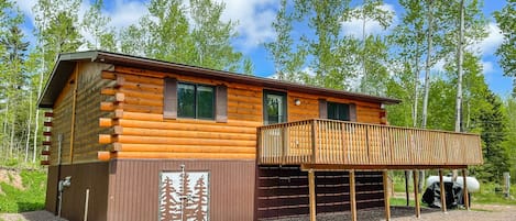 Sawtooth Chalet is newly constructed home located in Tofte, Minnesota.
